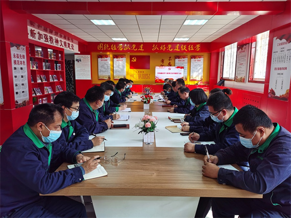 1670896319757068UuRw.jpg 1黨支部書記傳達(dá)三秦公司黨總支文件.jpg